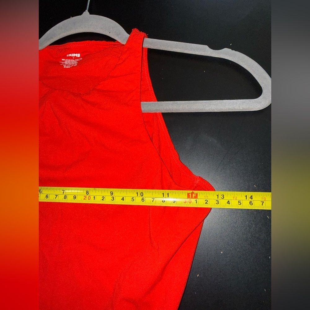 SKIMS Fits Everybody High Neck Bodysuit in the color Poppy Size M EUC - Picture 7 of 8